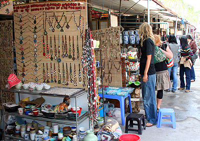 Bat Trang ceramic village tour