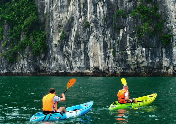 principale comuni Rispetto halong bay kayaking Datato Monumento questionario