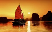 Halong-bay-on-night