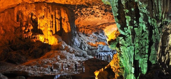 Thien Cung cave